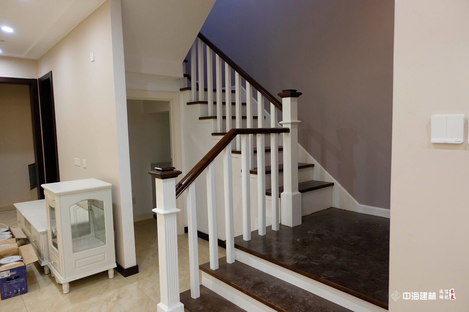 别墅装修设计施工400平米简欧风格装修实景案例-楼梯实景图
